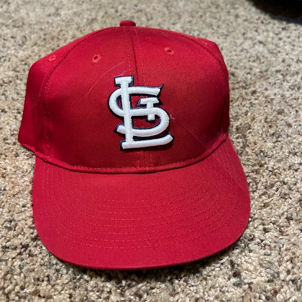 5 baseball hats including 3 mlb caps the Indianapolis Indians and a bullseye cap